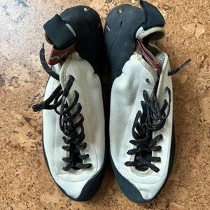 Women's Cream and Black Climbing Loafers